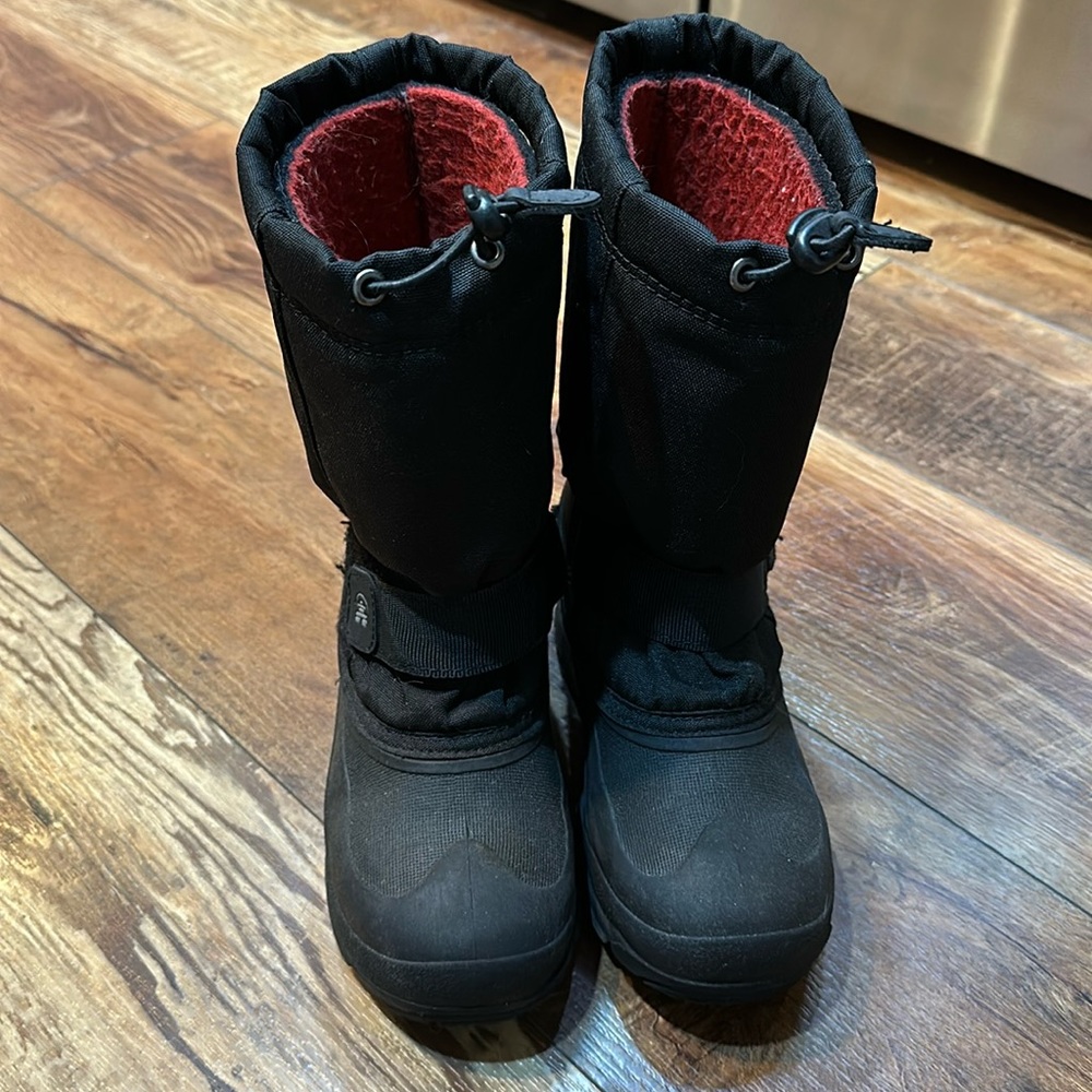 Kamik kids snow boots size 3
